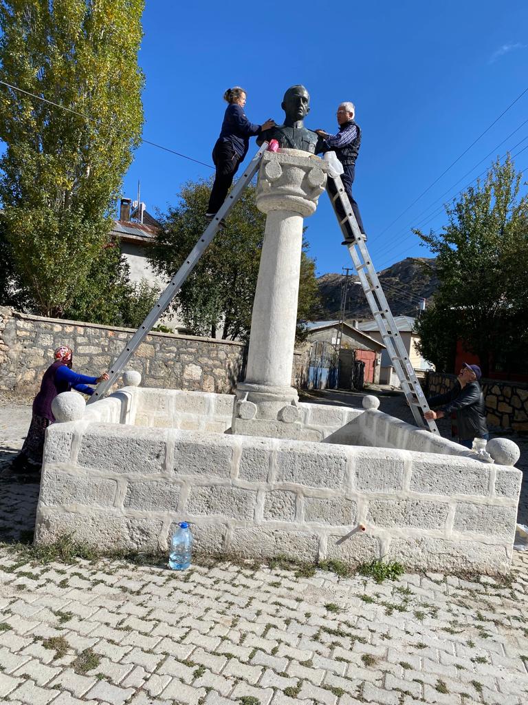 Hep Atatürk'ün Yanında